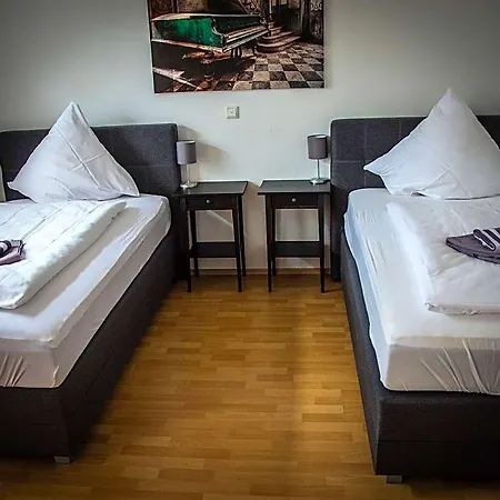 Bed and Breakfast Zur Post 3*
