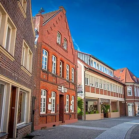 Bed and Breakfast Zur Post 3*