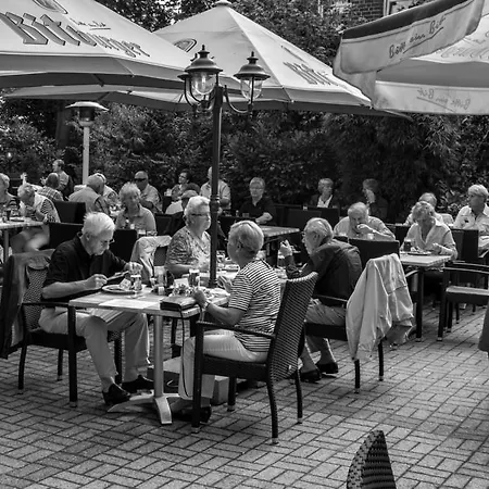 Bed and Breakfast Zur Post 3*